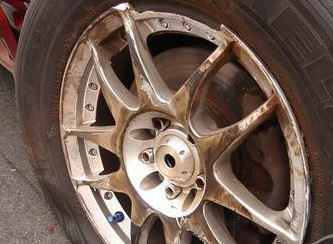 轮毂修复专家讲解鉴别轮胎是否翻新的方法